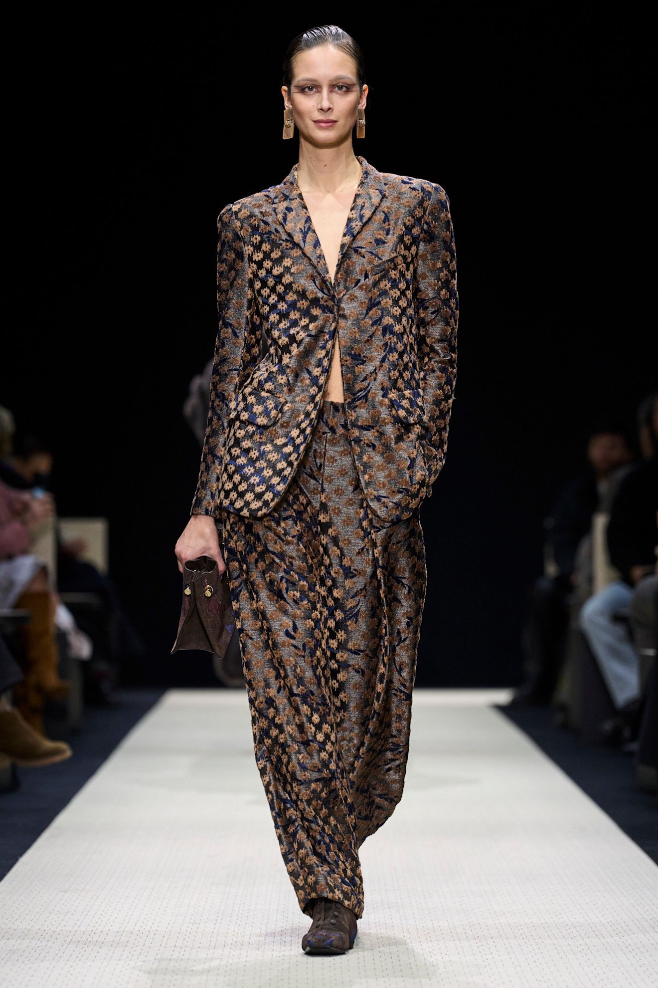 Giorgio Armani Celebrates 50th Anniversary With AW25 Show | MOJEH
